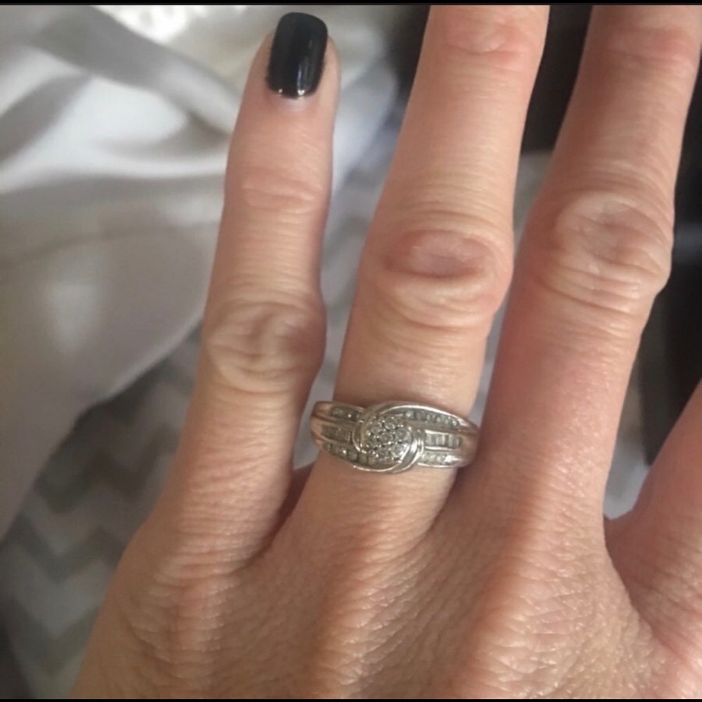 Diamond ring - Picture 2 of 4